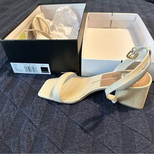 Dolce Vita Modi Ivory Leather Healed Sandals